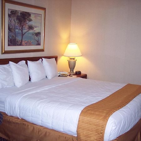 Quality Inn And Conference Center Спрингфилд Номер фото
