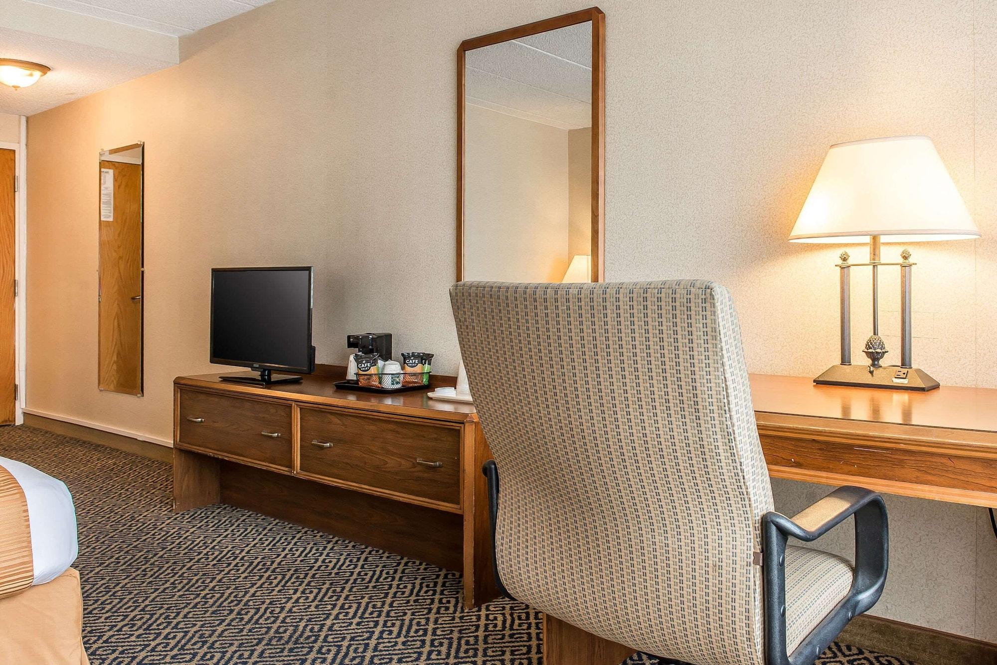 Quality Inn And Conference Center Спрингфилд Экстерьер фото